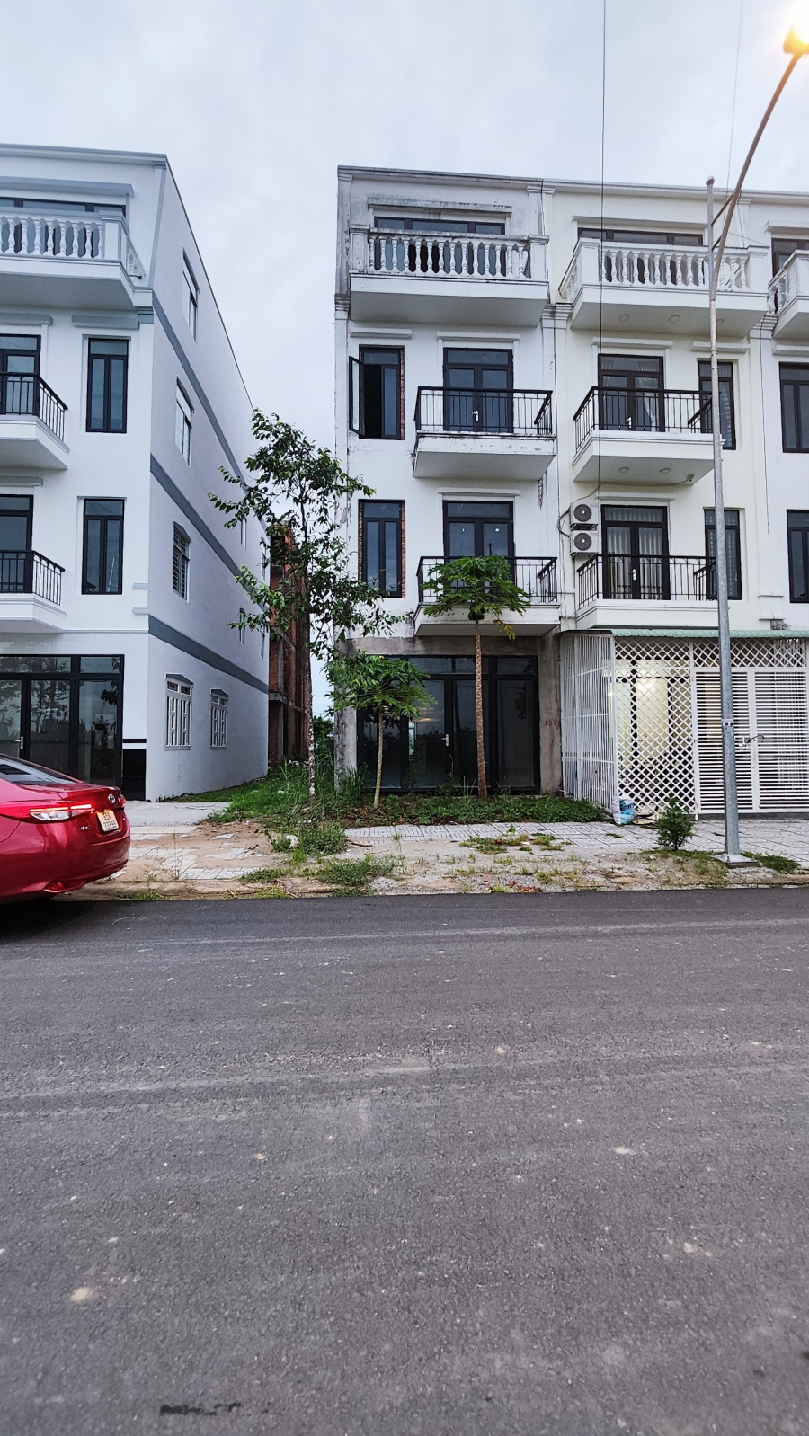 Nhà thô 1 trệt 3 lầu (5x18) - Hồng Loan 5C - Giá 4.2 tỷ