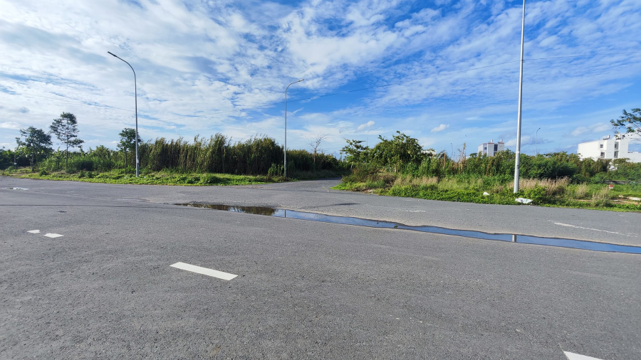 Cặp nền góc VIP đối diện Trạm Y Tế đường A5 KDC Tân Phú