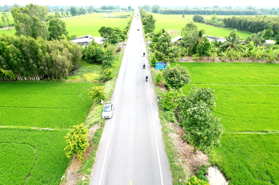 🔴 Đất đẹp khu vực đông đúc mặt tiền Quốc lộ 61C kế bên quán cafe