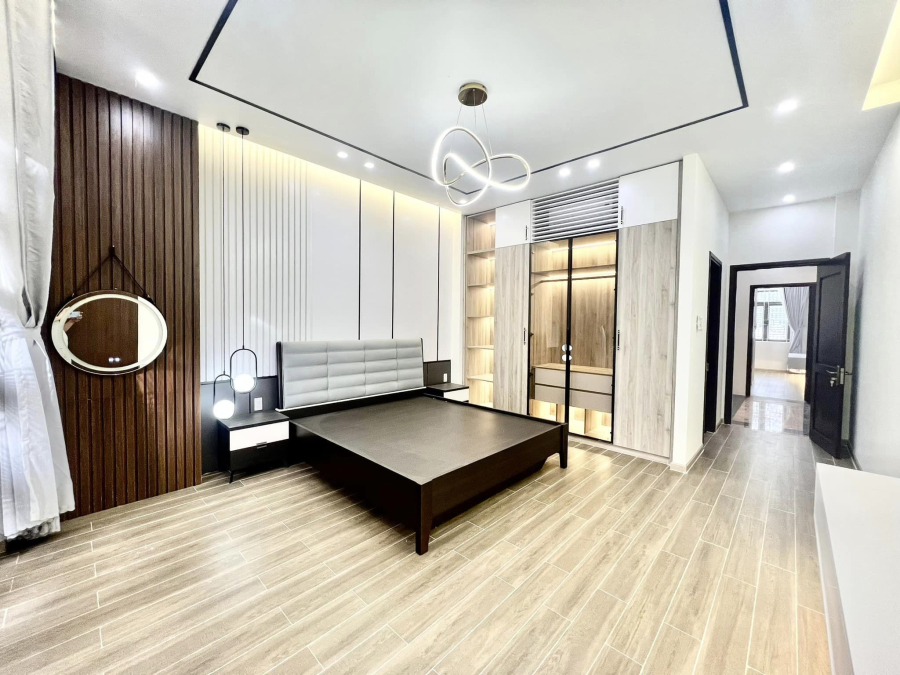 🎉 Nhà 3 lầu 📍 Mặt Tiền Nguyễn Văn Cừ 🌹Hồng Phát