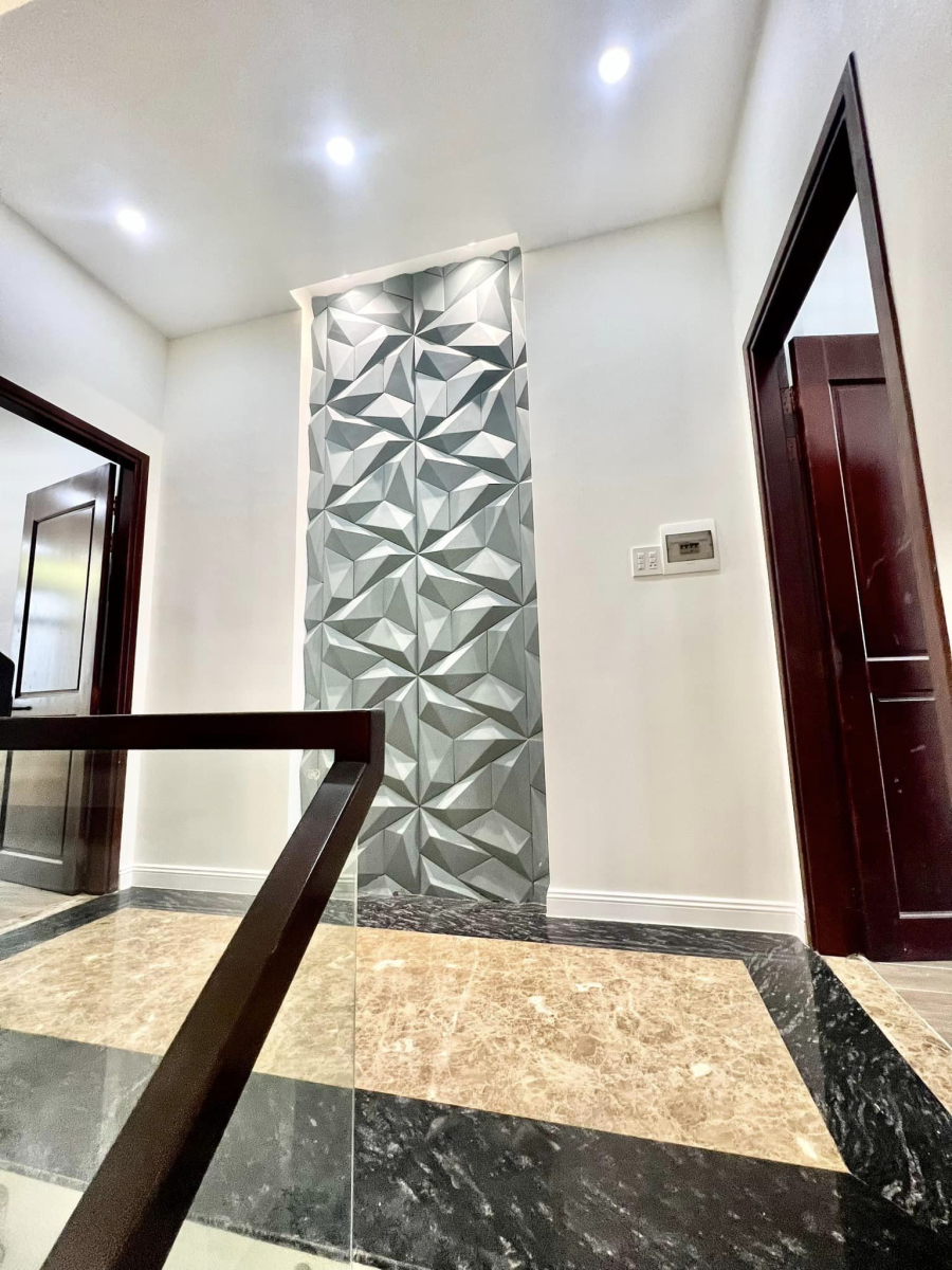 🎉 Nhà 3 lầu 📍 Mặt Tiền Nguyễn Văn Cừ 🌹Hồng Phát