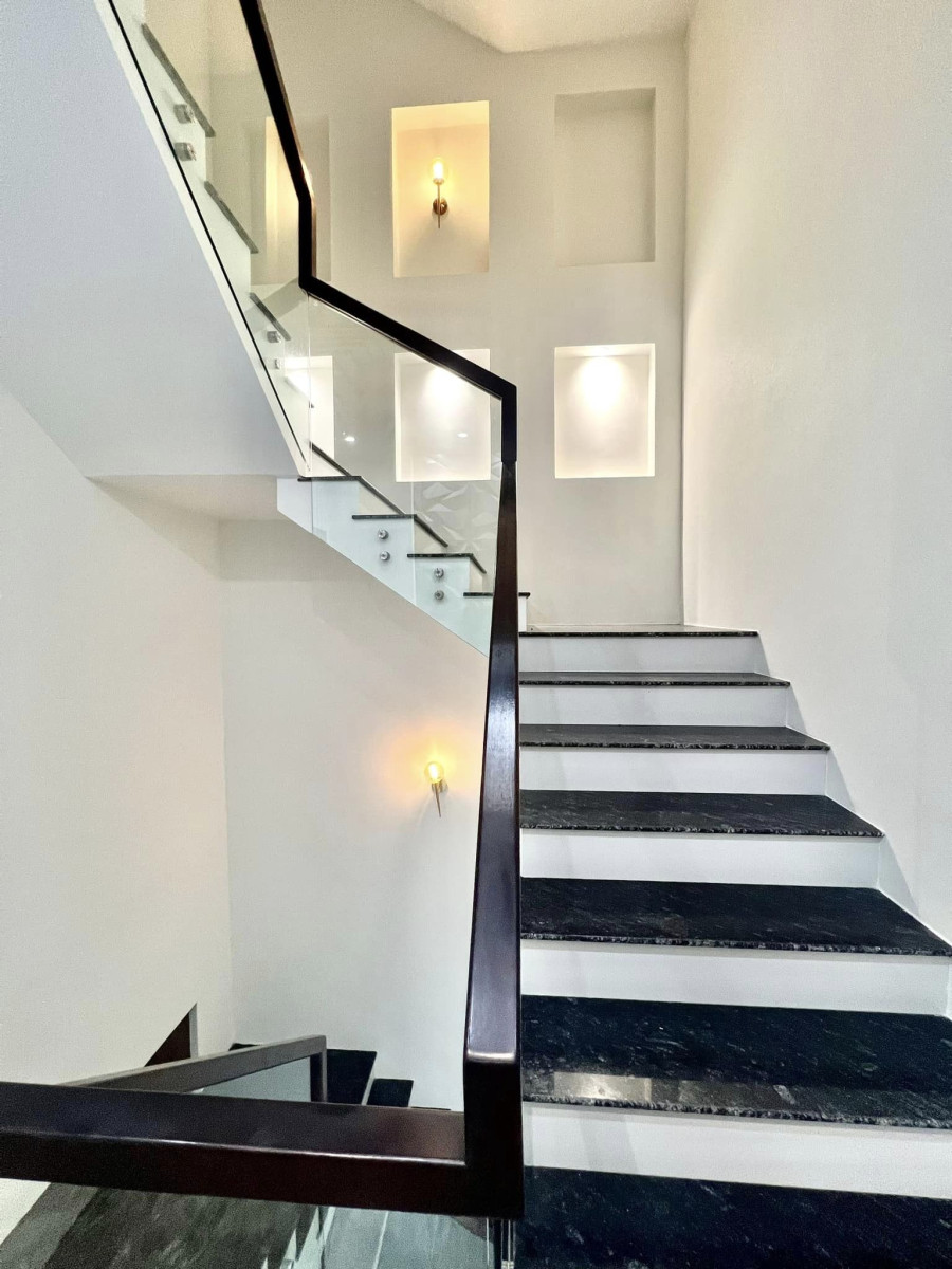 🎉 Nhà 3 lầu 📍 Mặt Tiền Nguyễn Văn Cừ 🌹Hồng Phát