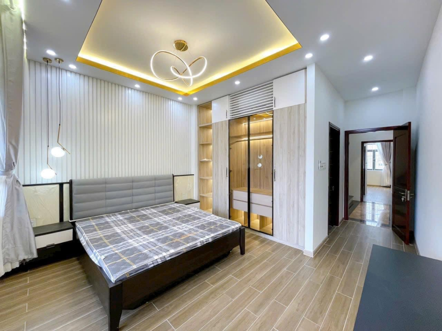 🎉 Nhà 3 lầu 📍 Mặt Tiền Nguyễn Văn Cừ 🌹Hồng Phát