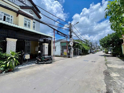 NHÀ LẦU LỬNG - RỘNG MÊNH MÔNG - VỊ TRÍ ĐẸP - HẺM 694 (TỔ 3) ĐƯỜNG 3/2, NINH KIỀU.