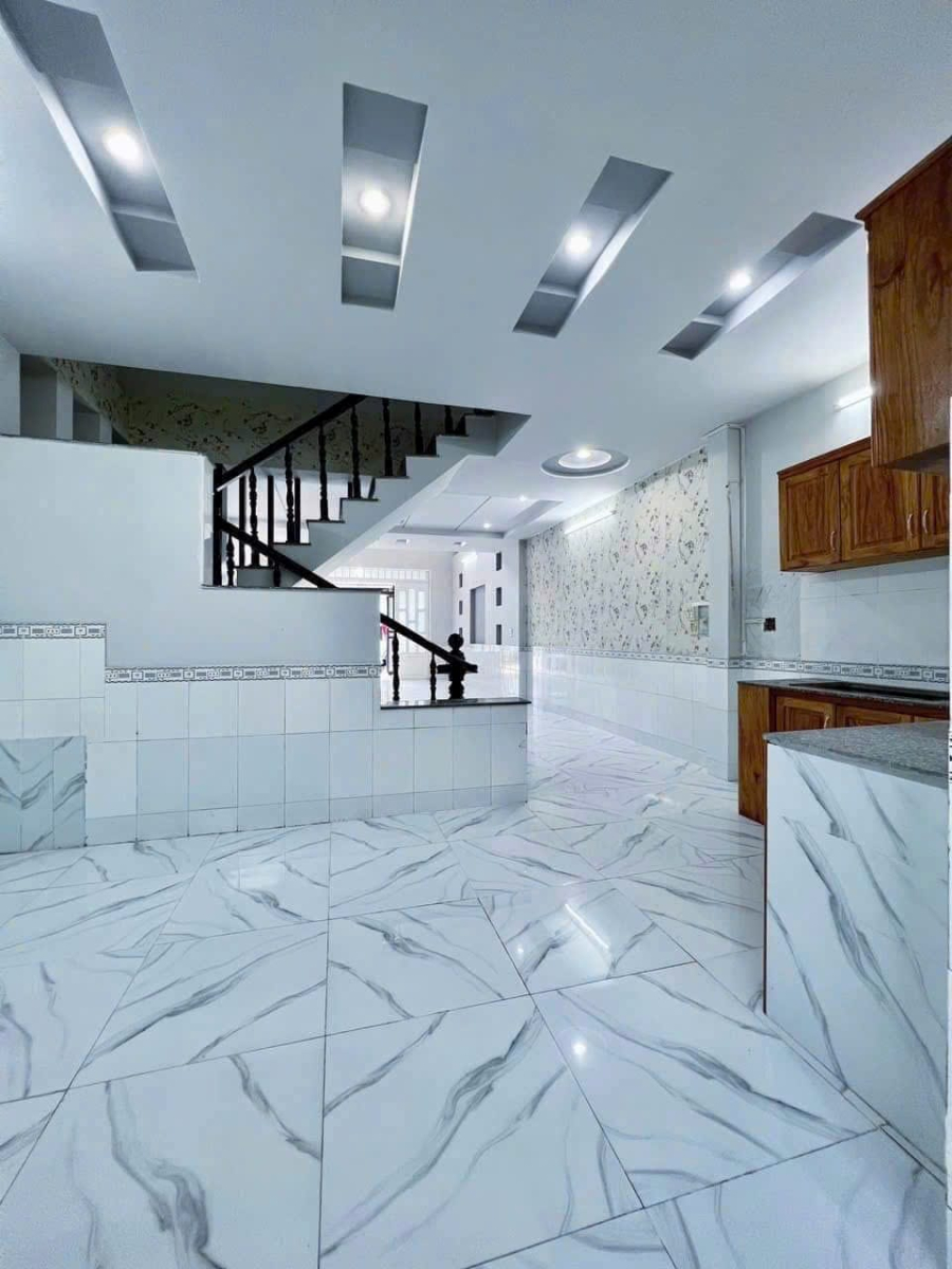 NHÀ LẦU LỬNG - RỘNG MÊNH MÔNG - VỊ TRÍ ĐẸP - HẺM 694 (TỔ 3) ĐƯỜNG 3/2, NINH KIỀU.