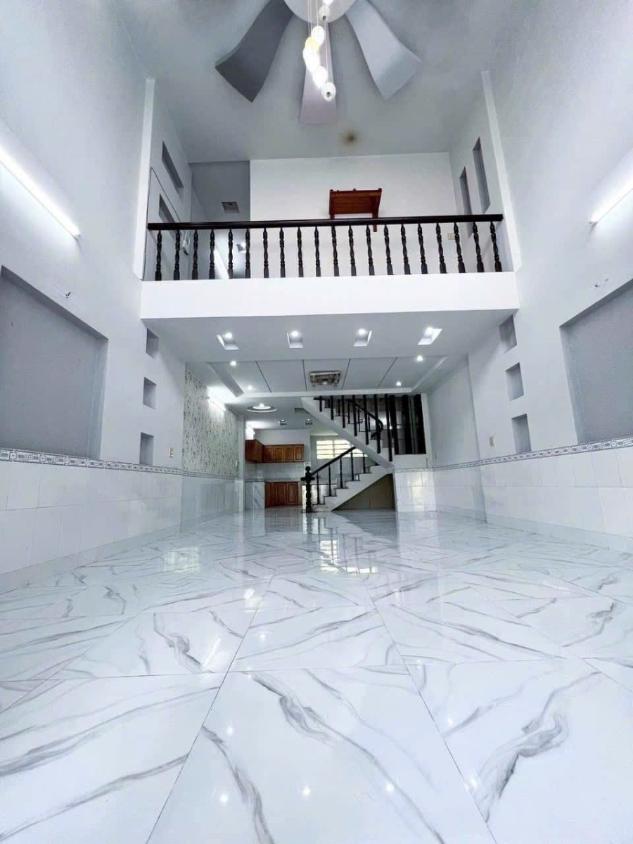 NHÀ LẦU LỬNG - RỘNG MÊNH MÔNG - VỊ TRÍ ĐẸP - HẺM 694 (TỔ 3) ĐƯỜNG 3/2, NINH KIỀU.