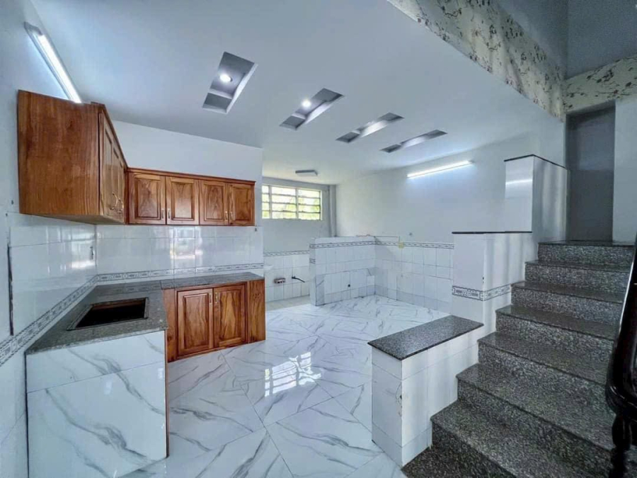 NHÀ LẦU LỬNG - RỘNG MÊNH MÔNG - VỊ TRÍ ĐẸP - HẺM 694 (TỔ 3) ĐƯỜNG 3/2, NINH KIỀU.