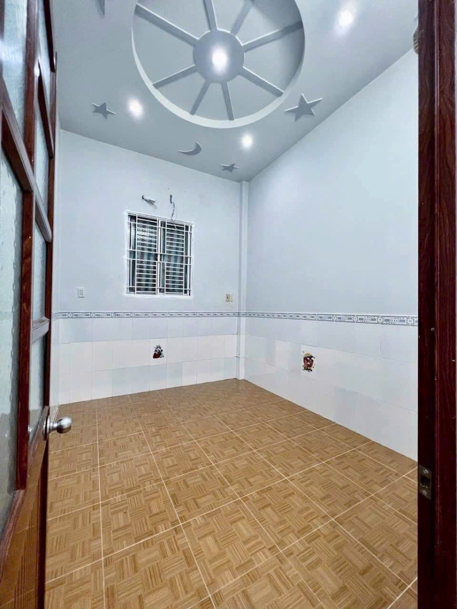 NHÀ LẦU LỬNG - RỘNG MÊNH MÔNG - VỊ TRÍ ĐẸP - HẺM 694 (TỔ 3) ĐƯỜNG 3/2, NINH KIỀU.