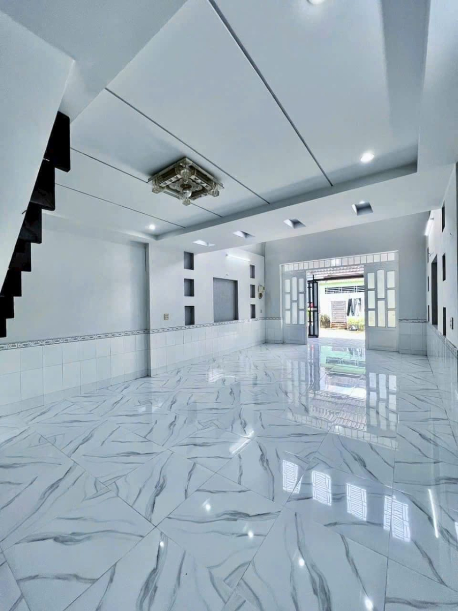 NHÀ LẦU LỬNG - RỘNG MÊNH MÔNG - VỊ TRÍ ĐẸP - HẺM 694 (TỔ 3) ĐƯỜNG 3/2, NINH KIỀU.