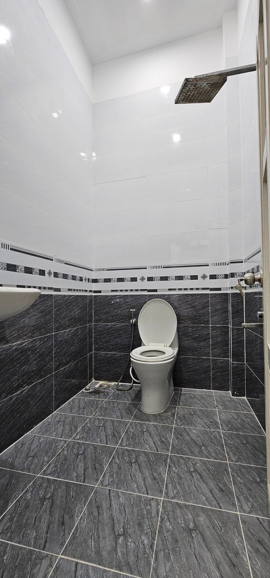 Nhà lầu đúc mới đẹp kiên cố ngay chợ Xuân Khánh (Hẻm 3 Mậu Thân), Ninh Kiều, Cần Thơ.