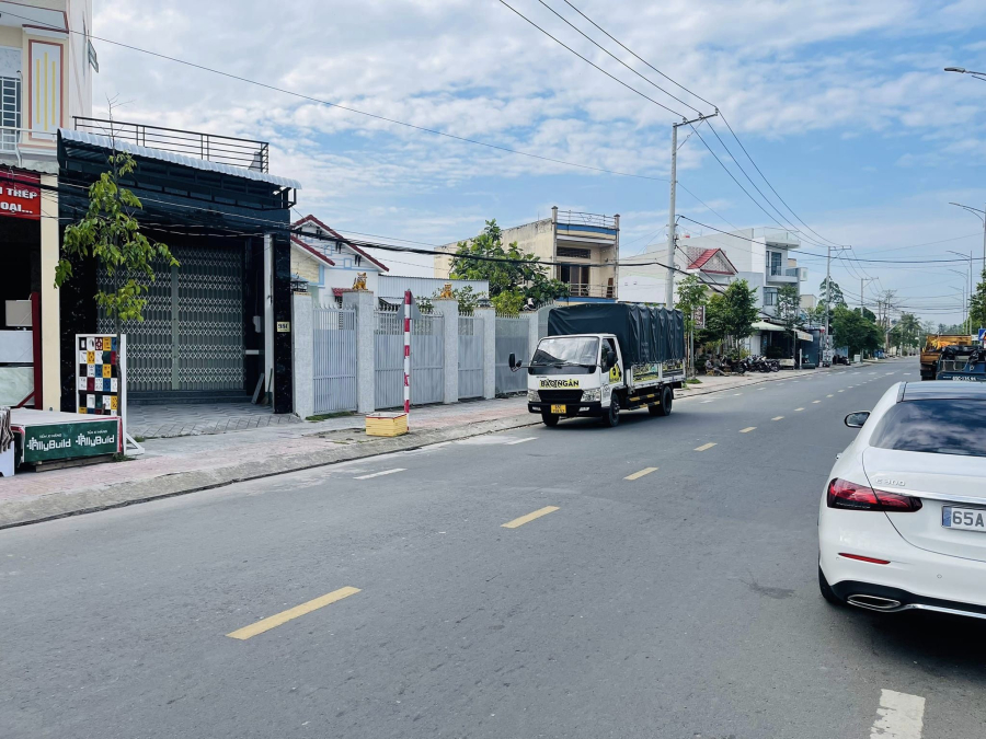 NHÀ MẶT TIỀN NGUYỄN THÔNG CHO THUÊ HOẶC BÁN