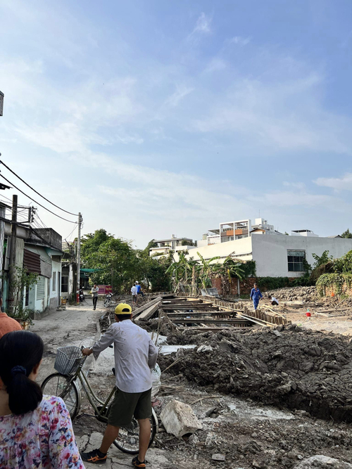 👉BÁN NHÀ TRỌ MỚI XÂY HẺM 11 NGUYỄN VĂN LINH - Đang làm lộ 12m