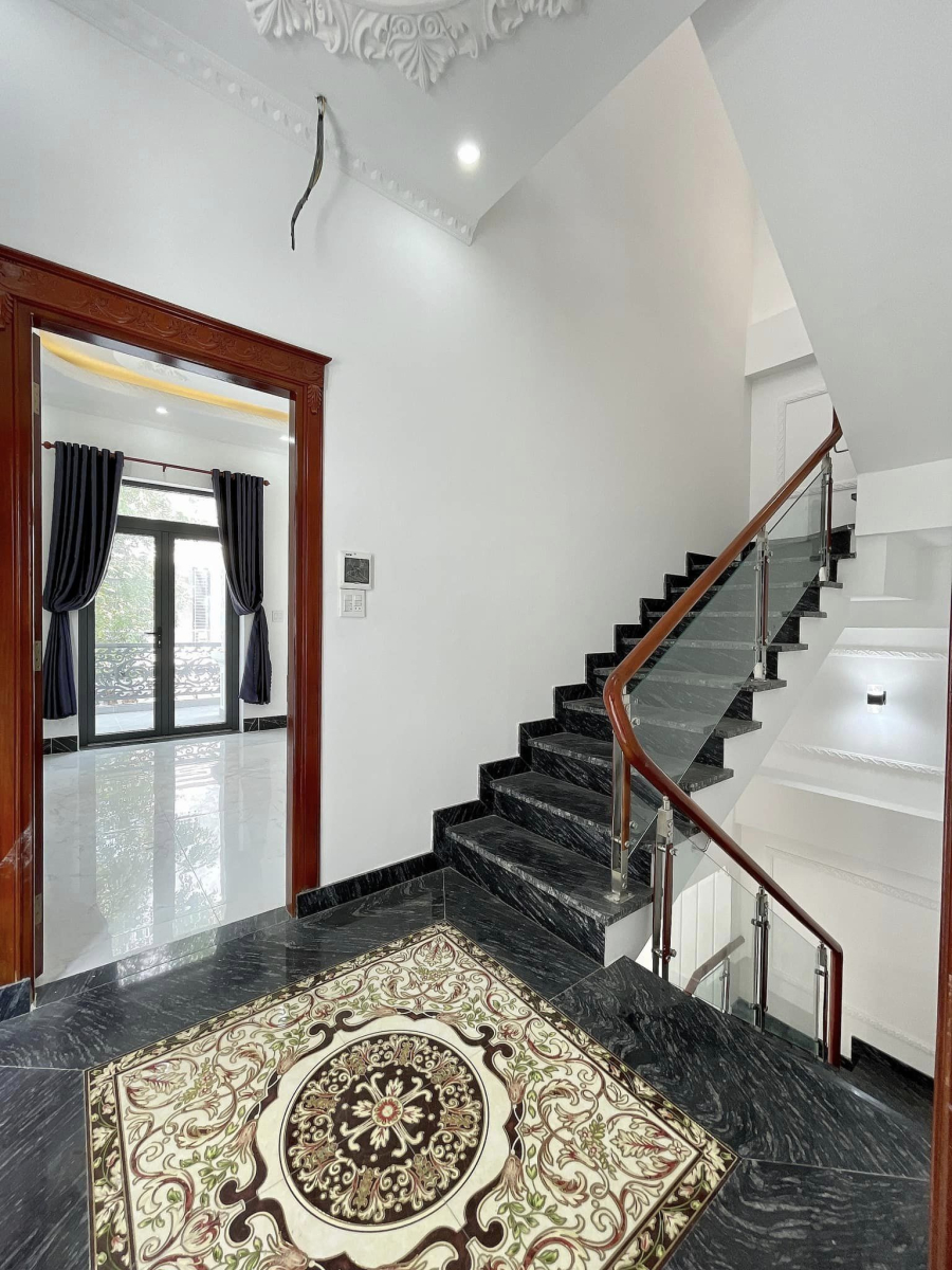 ❇❇❇ BÁN NHÀ BIỆT THỰ PHONG CÁCH CHÂU ÂU 1 TRỆT 2 LẦU ( MỚI 100%), 2 MẶT TIỀN ĐƯỜNG 12m và hẻm hông 4m.