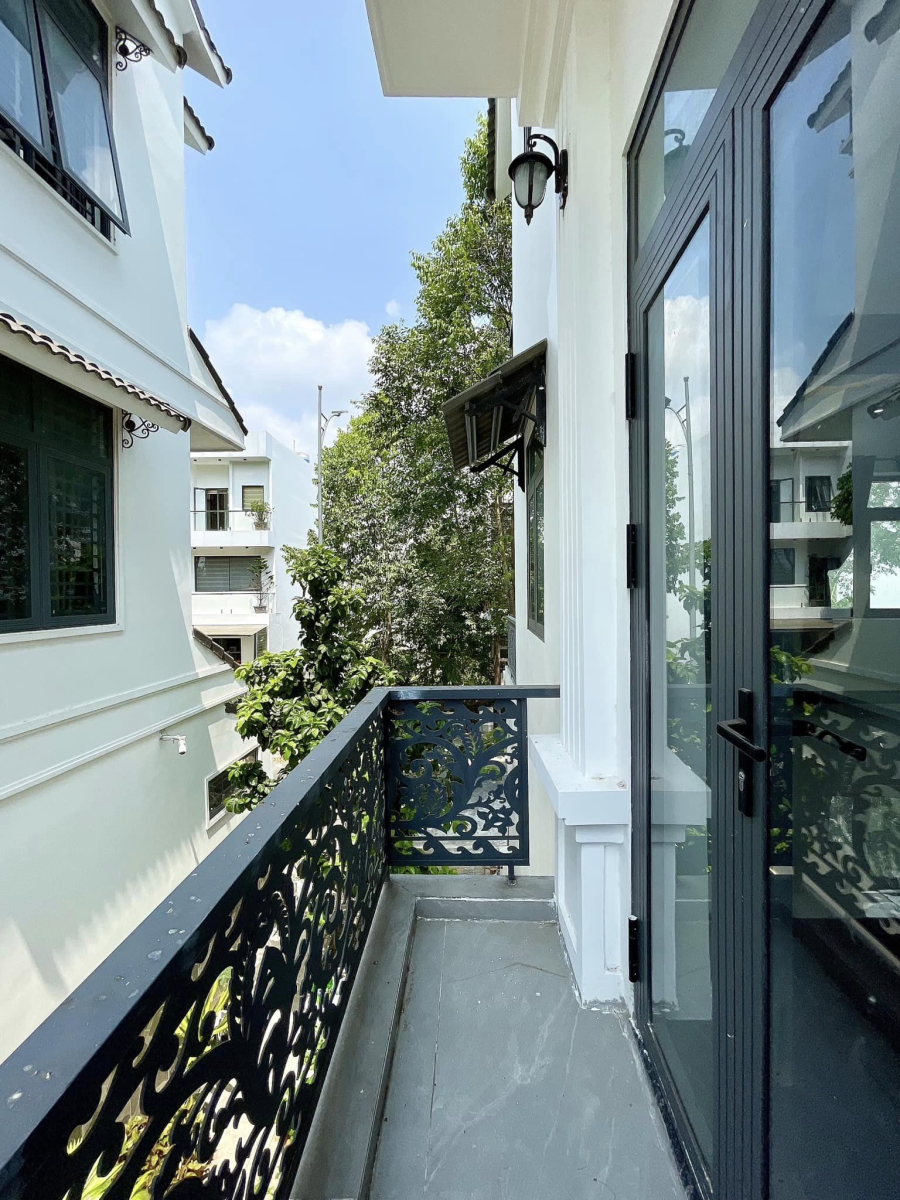 ❇❇❇ BÁN NHÀ BIỆT THỰ PHONG CÁCH CHÂU ÂU 1 TRỆT 2 LẦU ( MỚI 100%), 2 MẶT TIỀN ĐƯỜNG 12m và hẻm hông 4m.