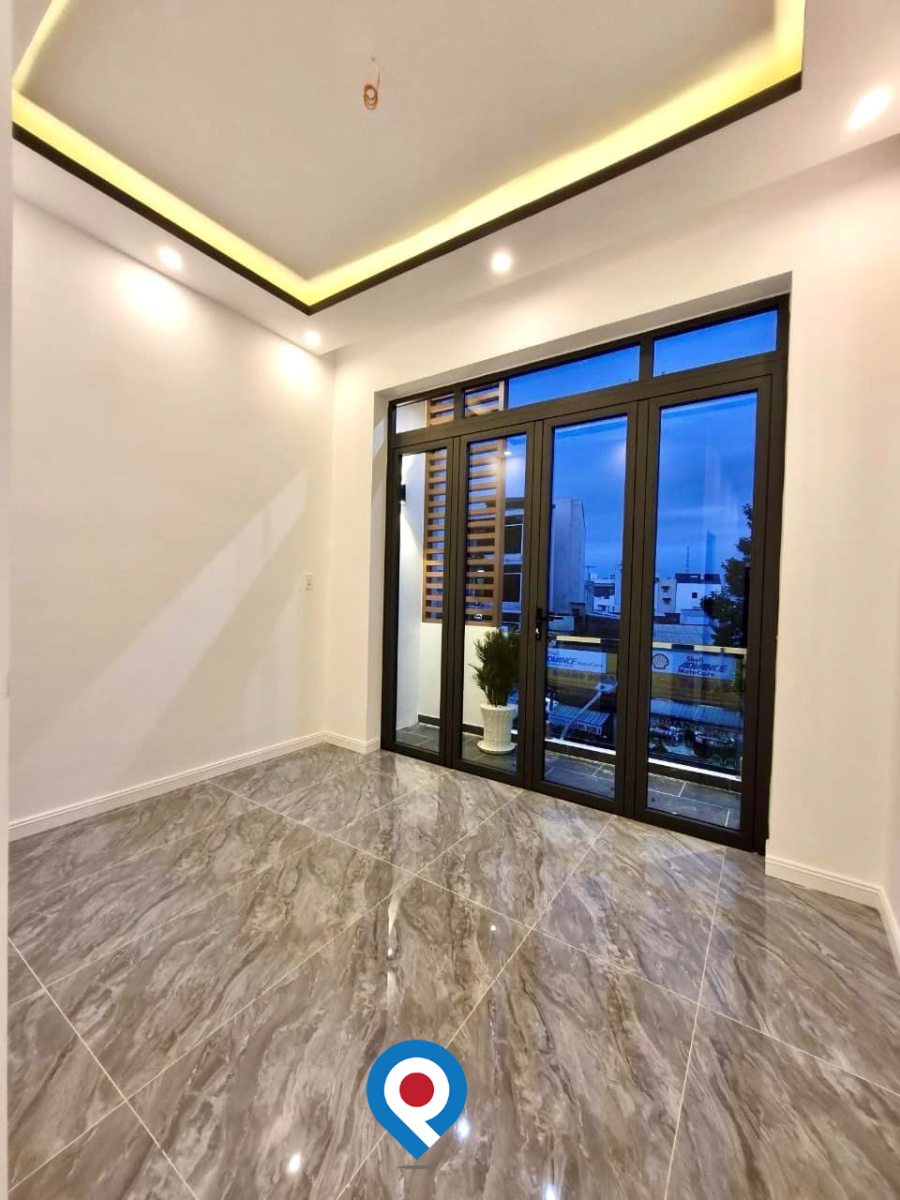 Nhà mặt tiền Trần Hưng Đạo thuận tiện mua bán kinh doanh