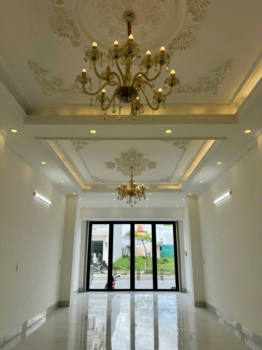 Nhà 3 Lầu Thêm Sân Thượng - Mặt Tiền Trần Hoàng Na