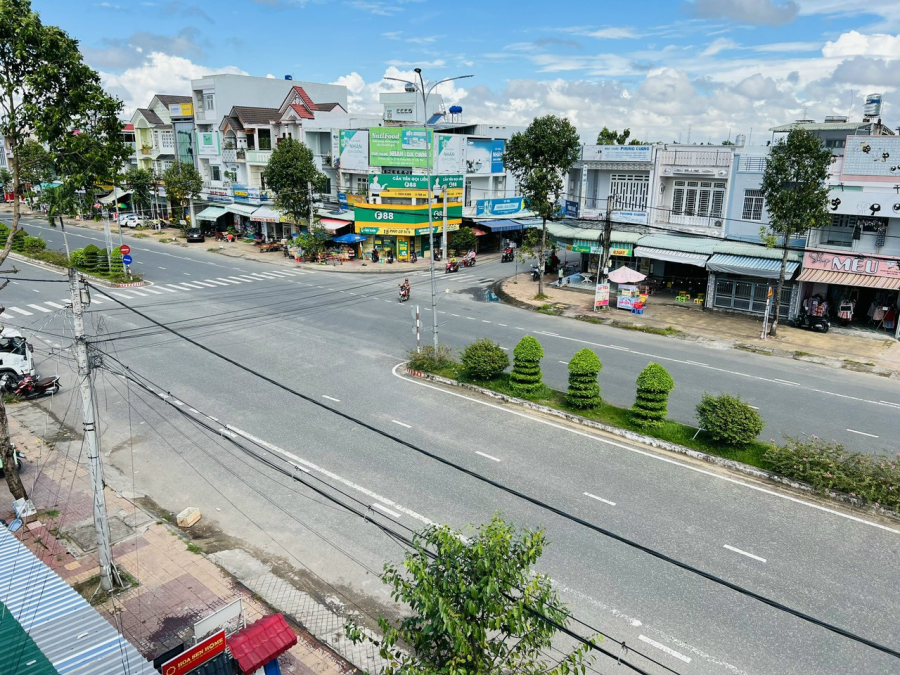 Nhà mặt tiền Phan Văn Trị 👉 đường chính của Trung Tâm Thương Mại Phong Điền