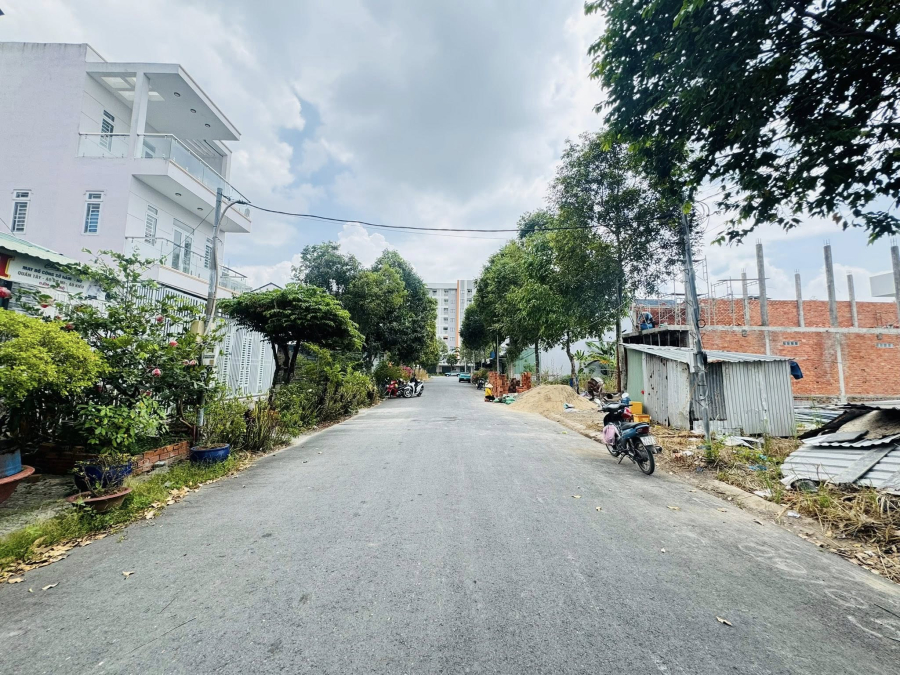 Nền giá rẻ đường 15 KDC Hồng Loan 5C