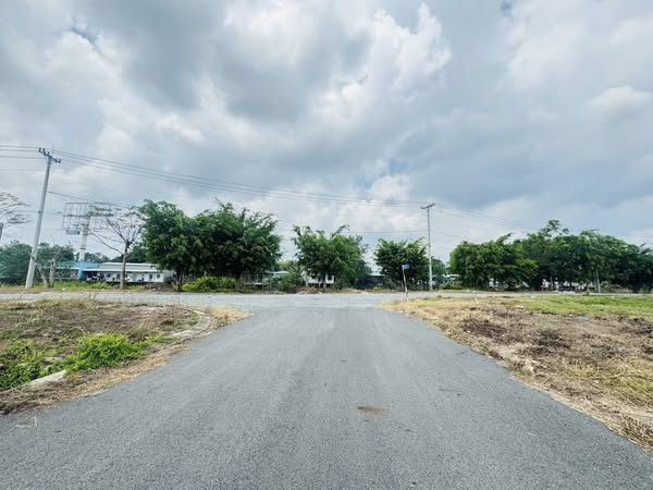 NỀN 2 HẺM KỸ THUẬT ĐƯỜNG SỐ 11 KDC HỒNG LOAN 5C - 90M2