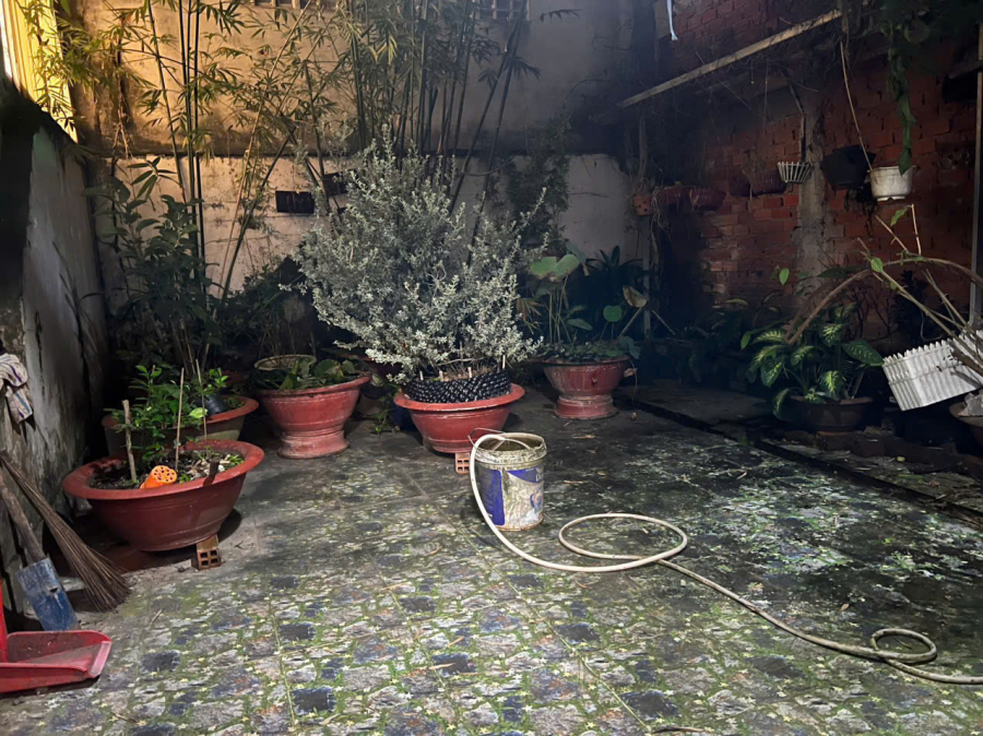 Bán nhà 1 trệt 2 lầu đường số 2 KDC 586