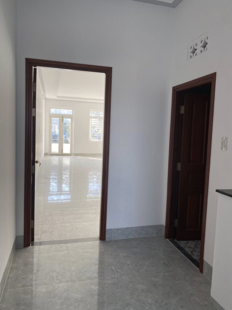 Nhà hoàn thiện trục chính đường A2 Phú An