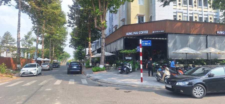 Mặt tiền trệt lầu - Chung cư 5 tầng Hưng Phú, Block A