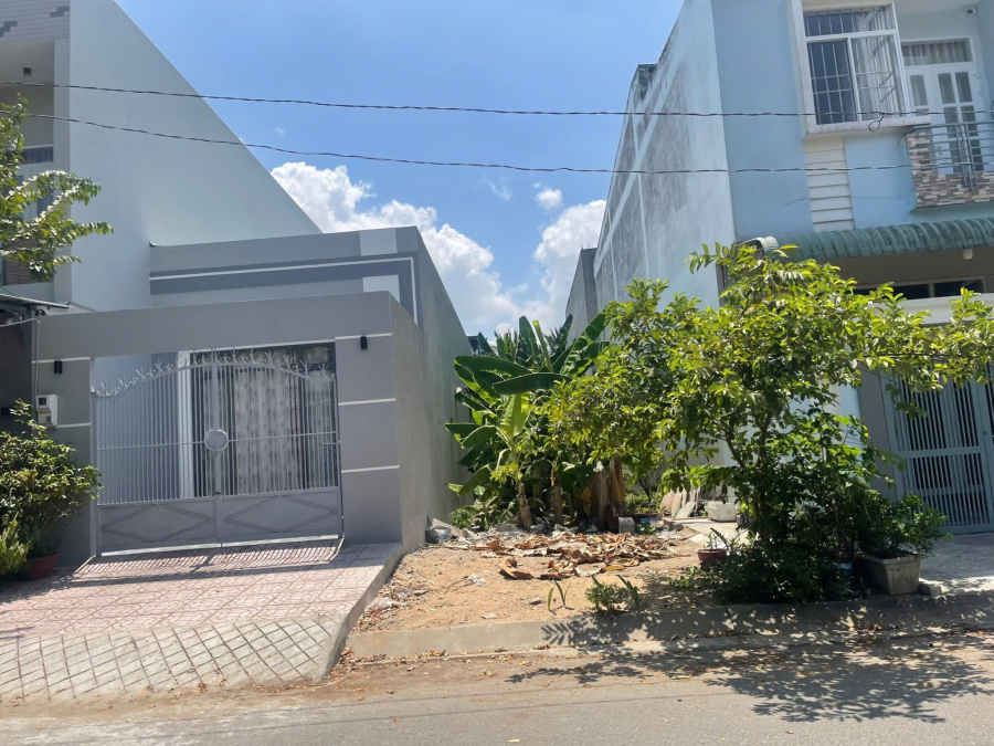 Nền mặt tiền đường Lê Tấn Quốc - Đại Học Kiến Trúc - Sổ Hồng