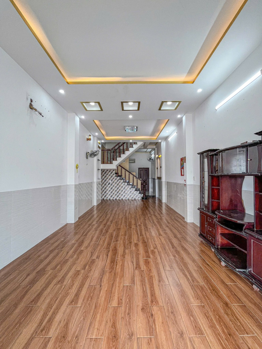 Nhà Mặt Tiền Đường Tầm Vu Lớn