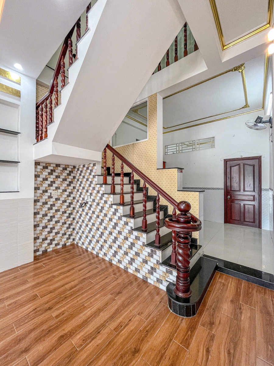 Nhà Mặt Tiền Đường Tầm Vu Lớn