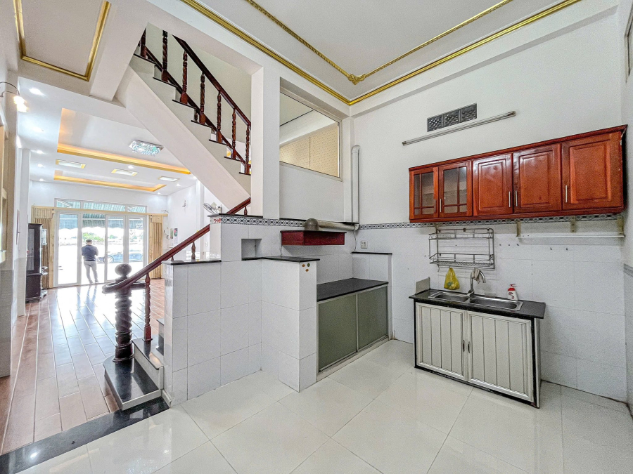 Nhà Mặt Tiền Đường Tầm Vu Lớn